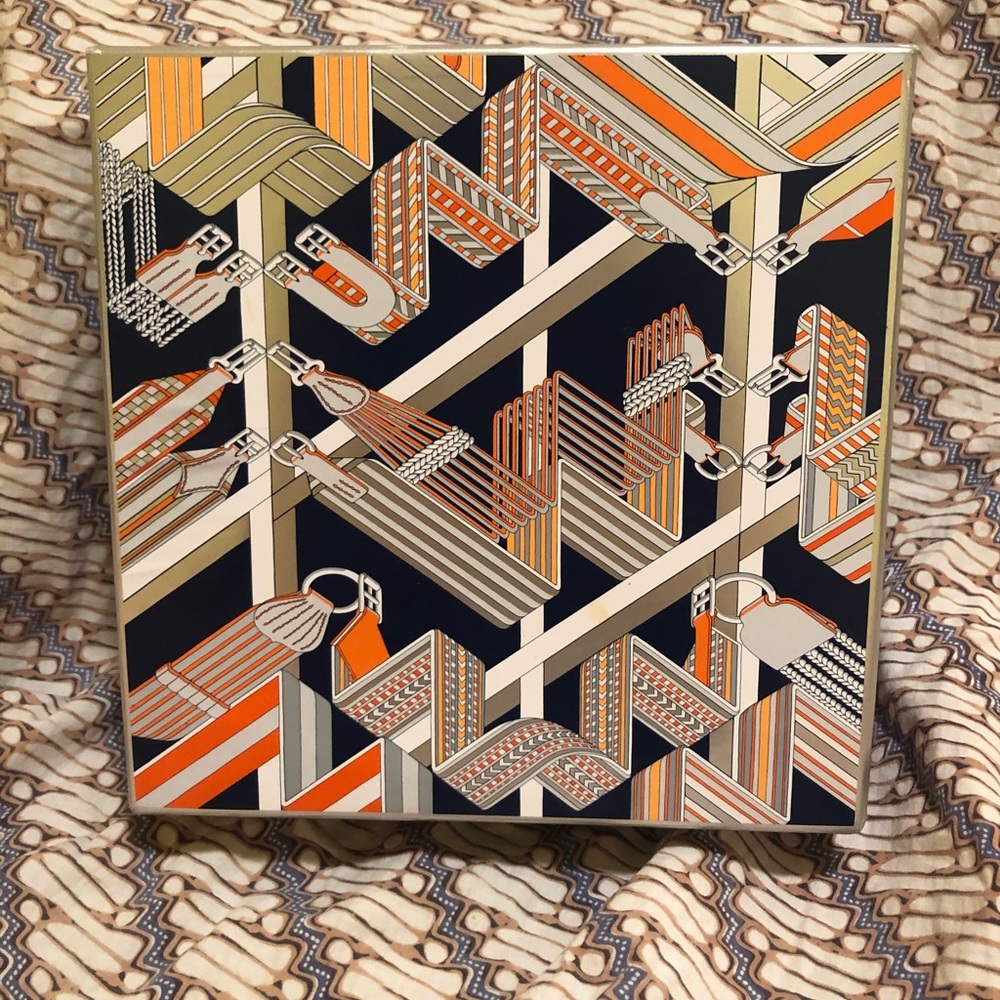 Hermès box empty